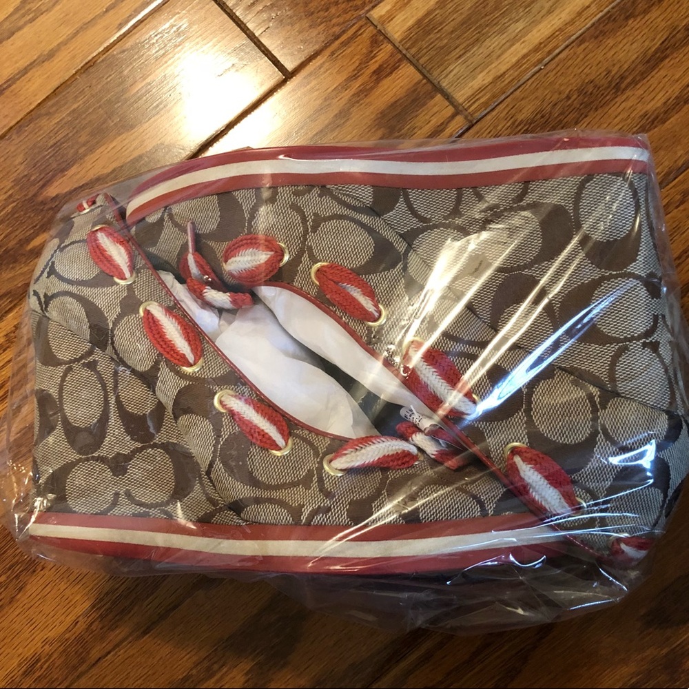 Coach Signature bow wedges sz 6 RARE